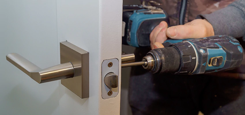 Broken Door Handle Lock Repair in South Pasadena, California